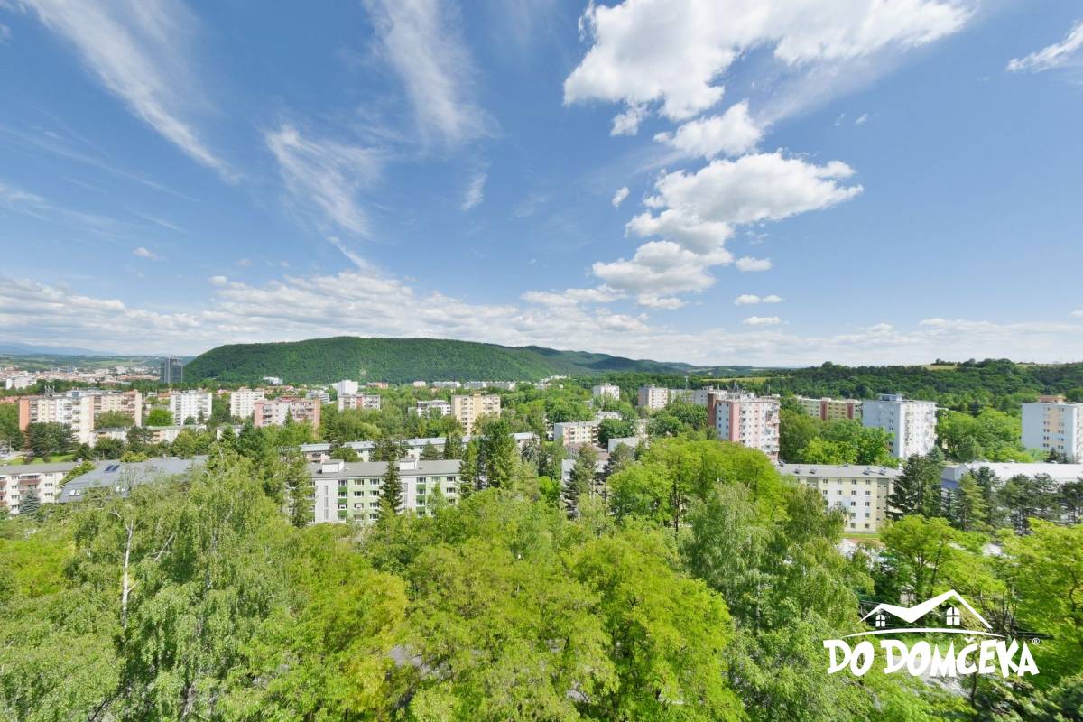 PRIPRAVUJEME Slnečný 3-izbový byt s lodžiou po kompletnej rekonštrukcii, Moskovská, Fončorda, Banská Bystrica